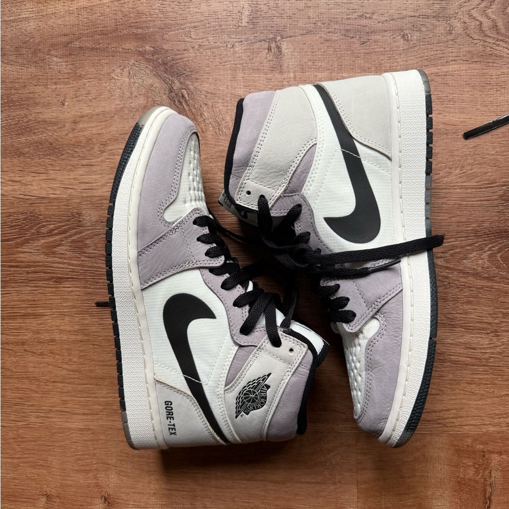 Nike Men's Air Jordan 1 Mid GORE-TEX - Light Gray, White & Black